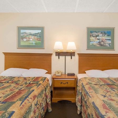 Garden Inn Fredricksburg South Fredericksburg Bagian luar foto