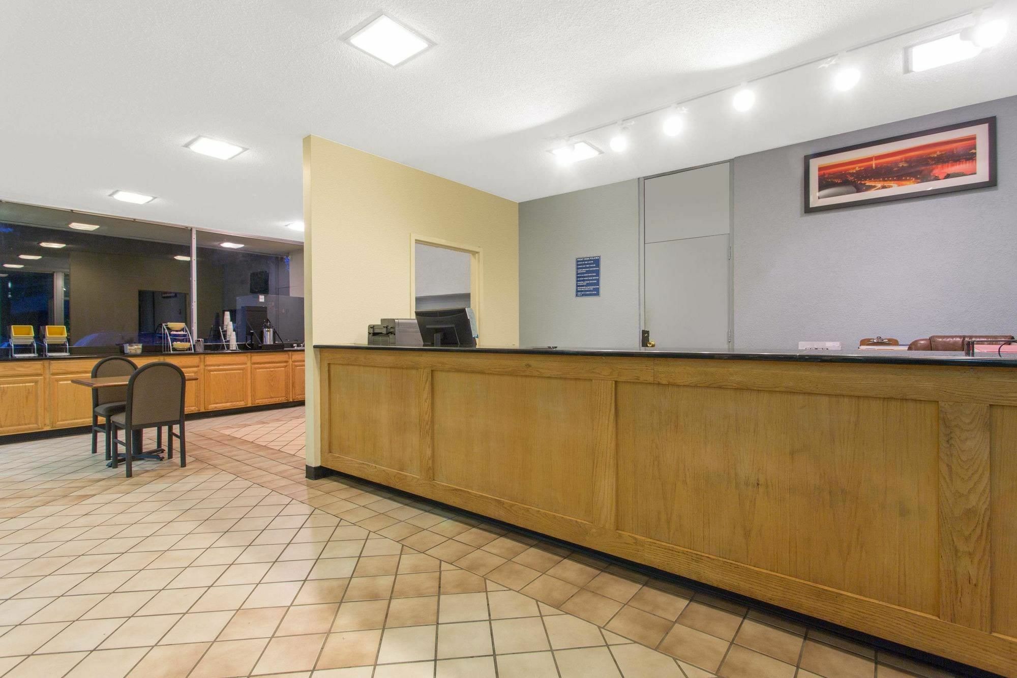 Garden Inn Fredricksburg South Fredericksburg Bagian luar foto