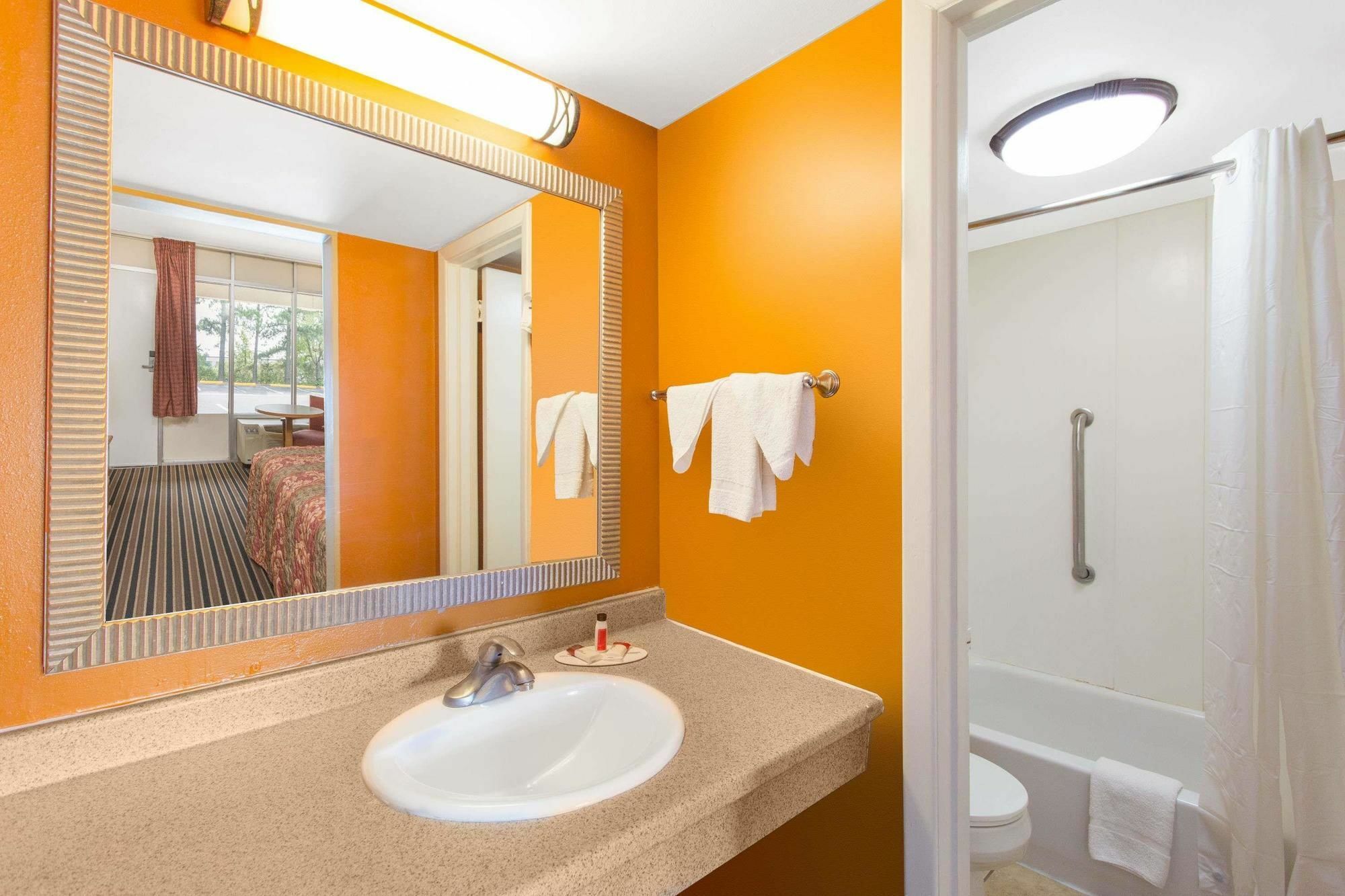 Garden Inn Fredricksburg South Fredericksburg Bagian luar foto