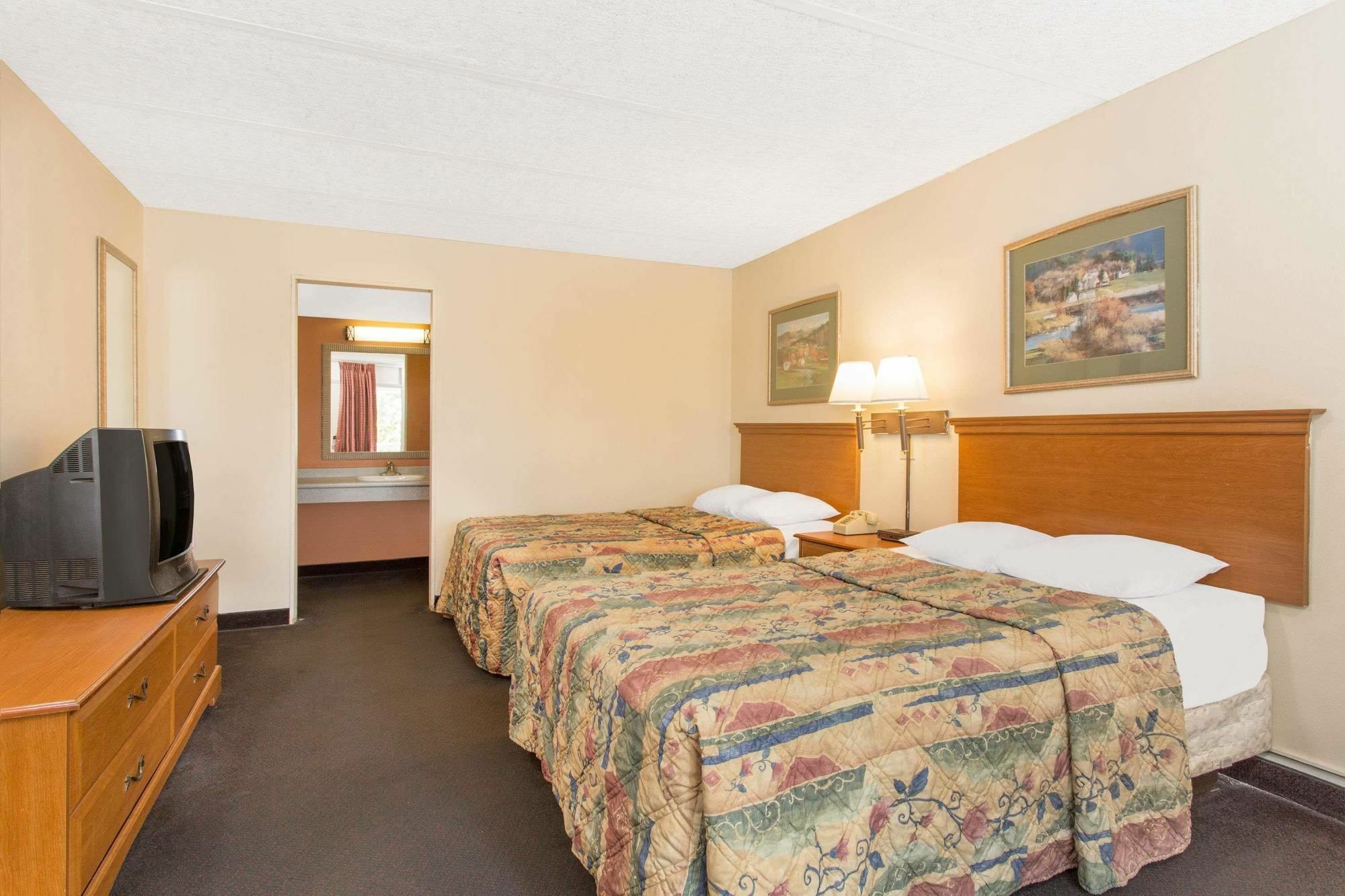 Garden Inn Fredricksburg South Fredericksburg Bagian luar foto